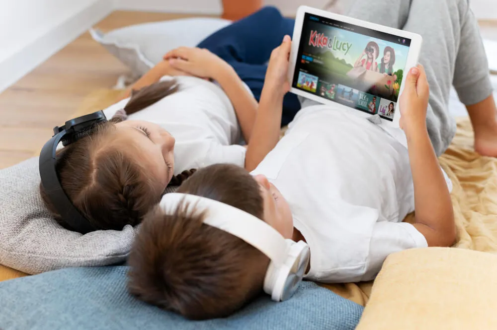 IPTV til børn, IPTV babyer, børne-streaming-tv, baby-IPTV, småbørns-IPTV-shows, børns IPTV-kanaler, sikker børn-IPTV, baby-tv-streaming, IPTV-undervisningsbørn, Streaming nordiske børn, børne-tv-app, IPTV-underholdning børn, familie IPTV-streaming, babyvenlig IPTV, IPTV forældrekontrol
